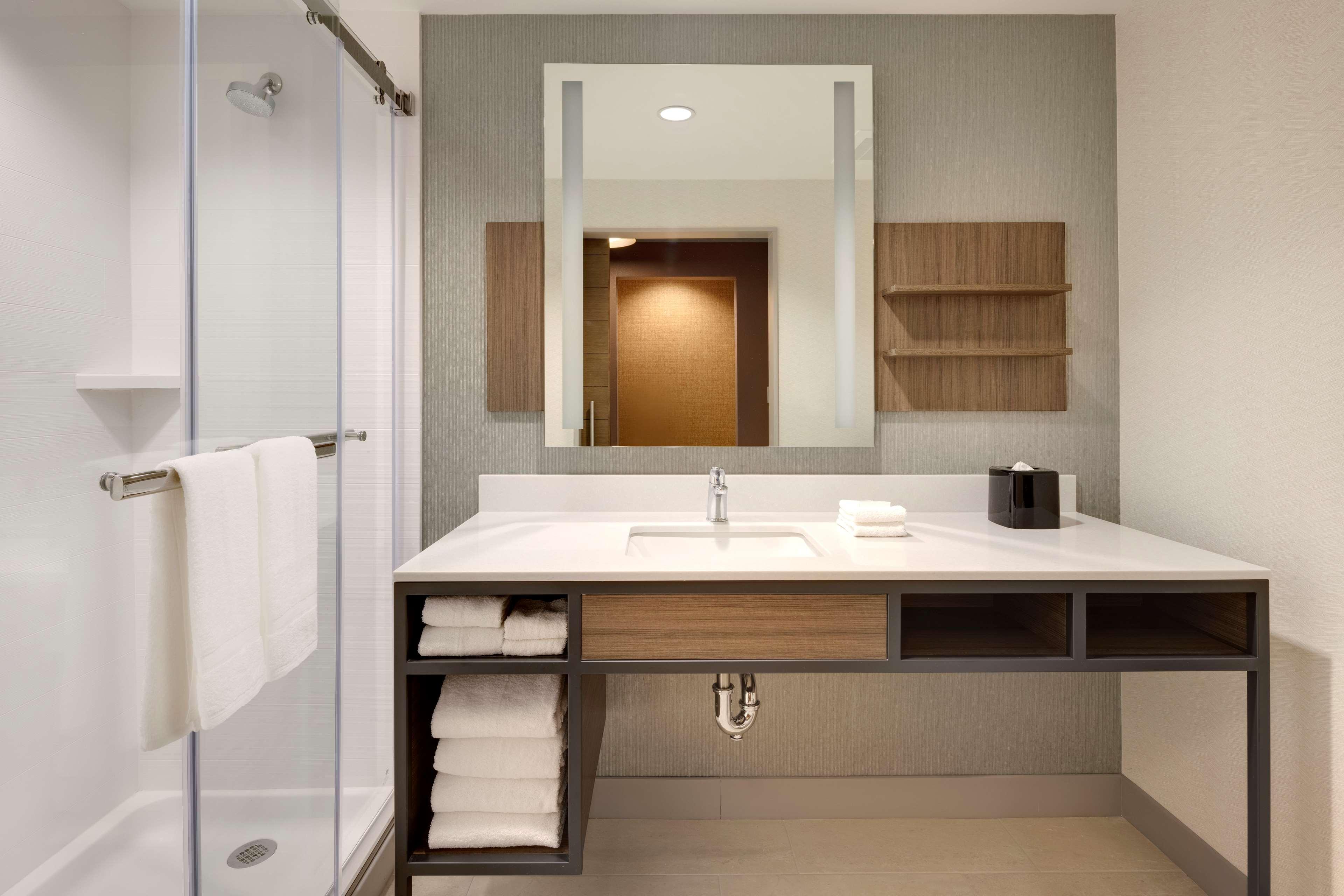 Hilton Garden Inn Haymarket Exteriör bild
