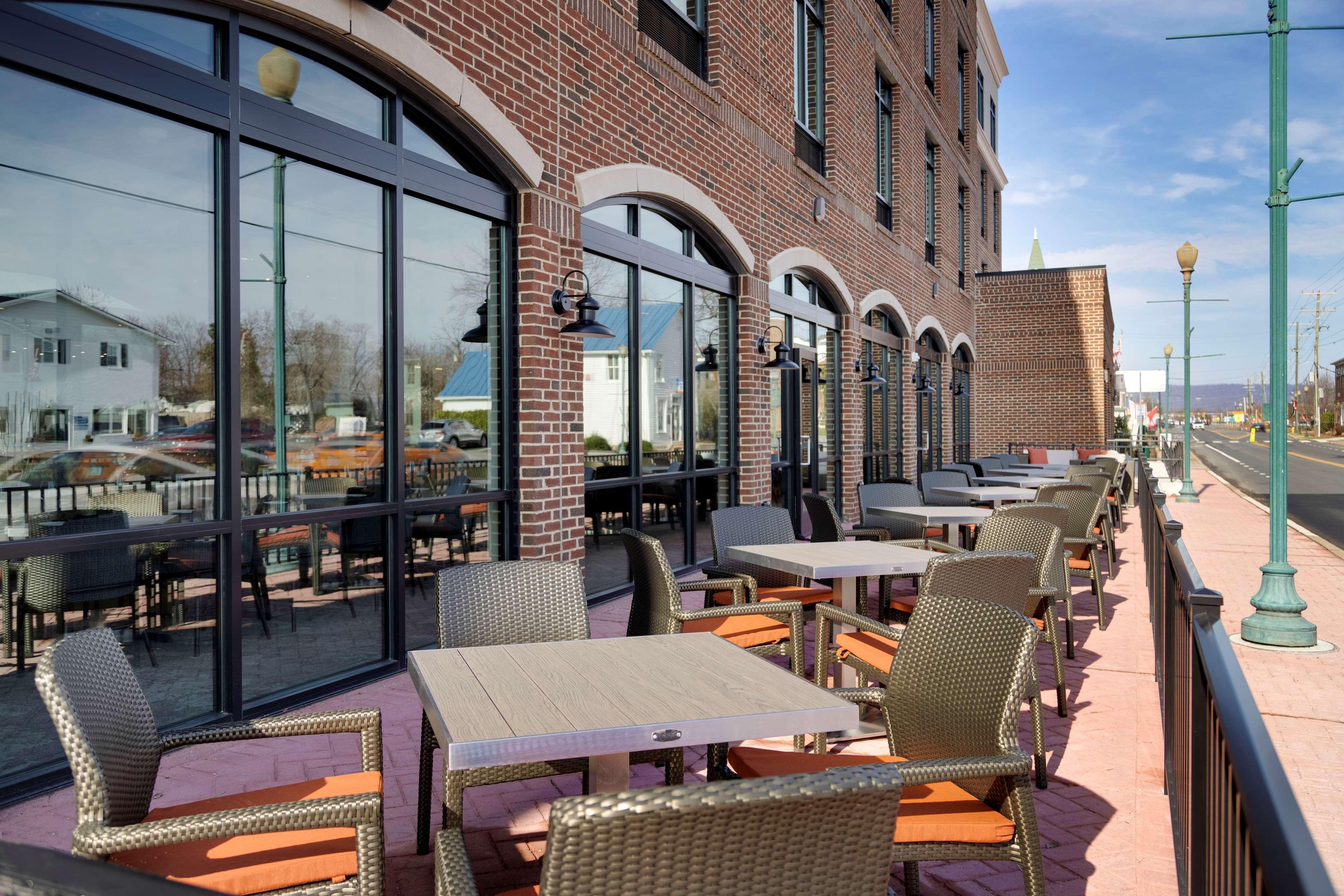 Hilton Garden Inn Haymarket Exteriör bild