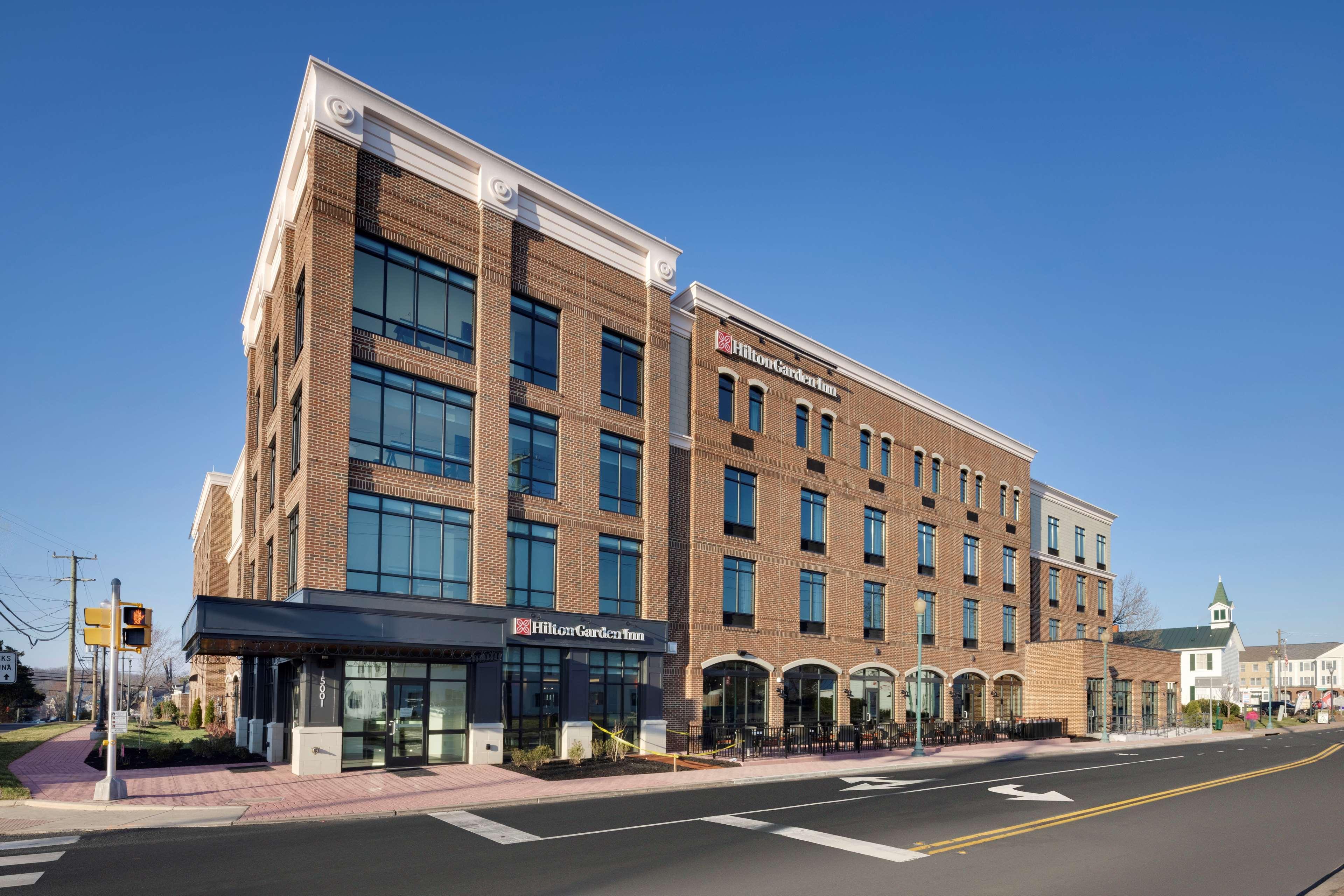 Hilton Garden Inn Haymarket Exteriör bild