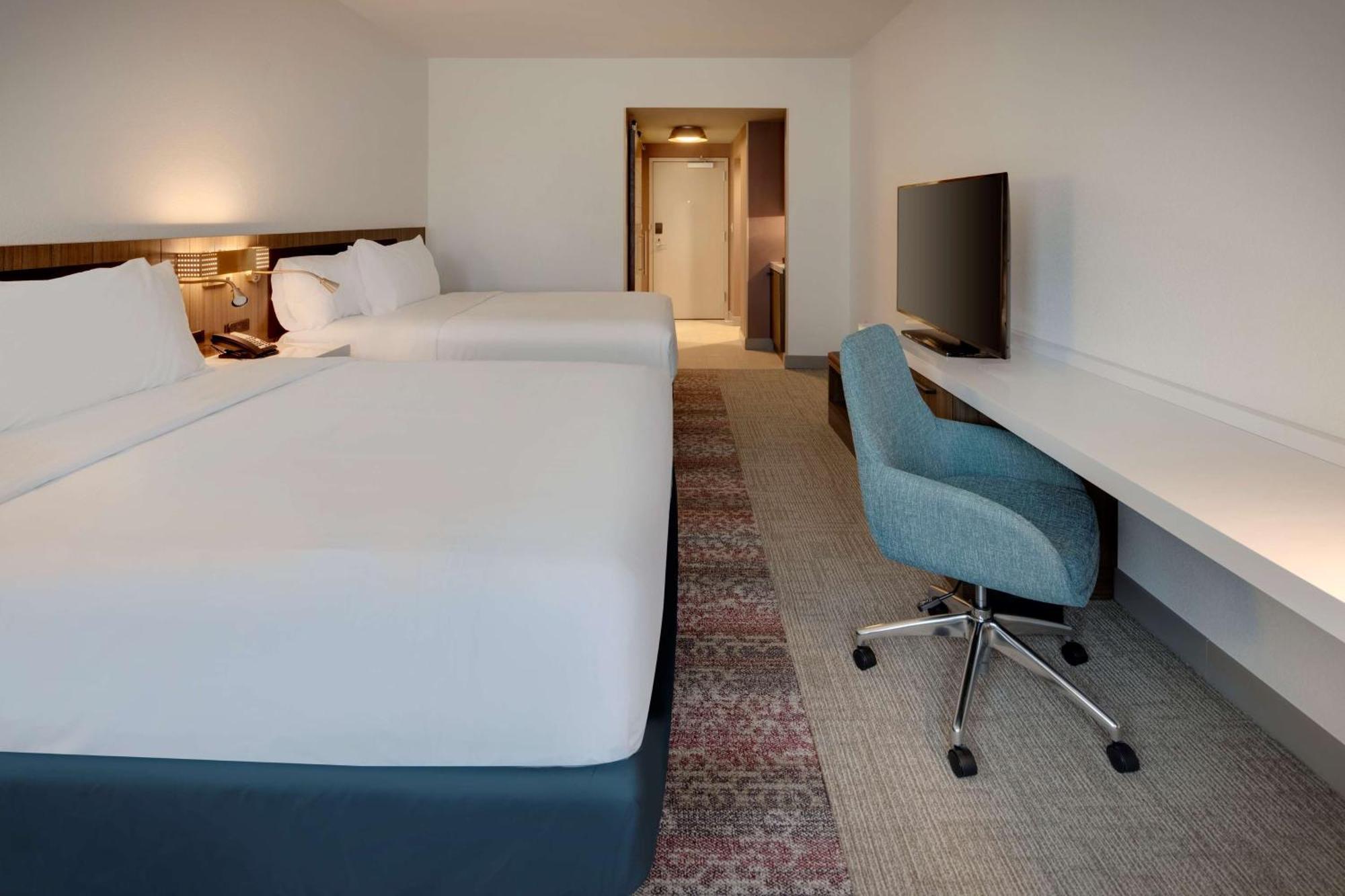 Hilton Garden Inn Haymarket Exteriör bild