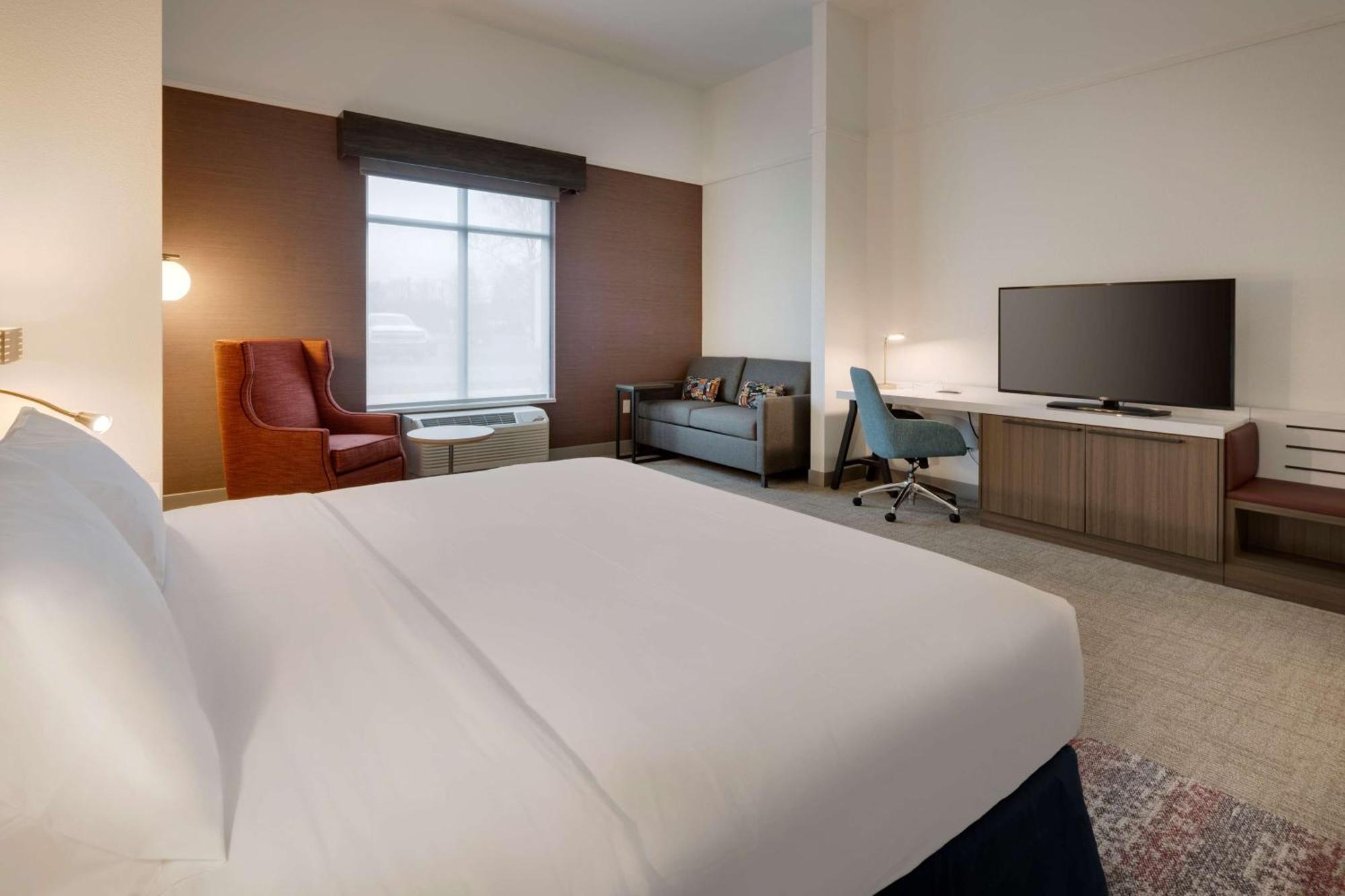 Hilton Garden Inn Haymarket Exteriör bild