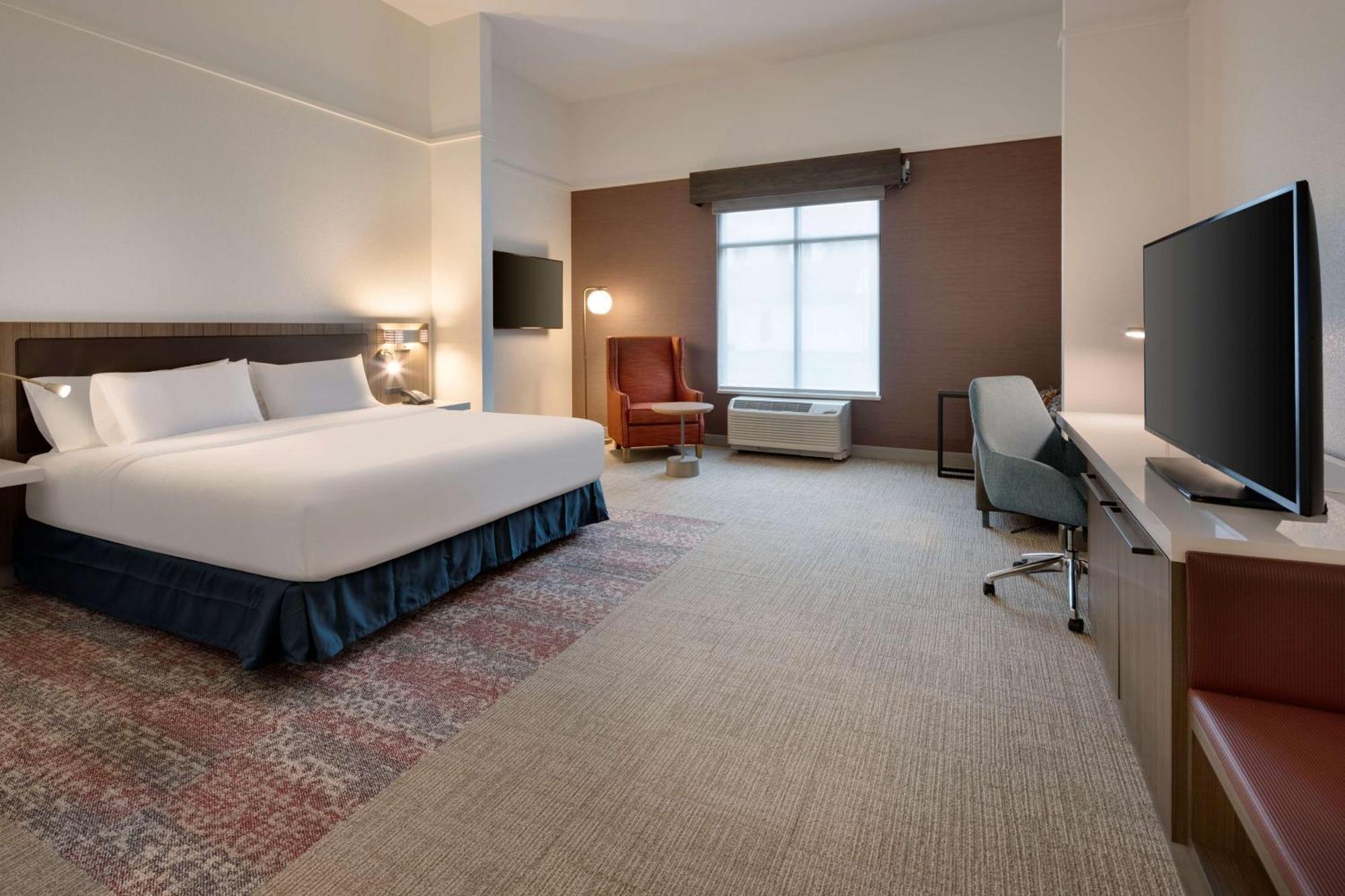 Hilton Garden Inn Haymarket Exteriör bild